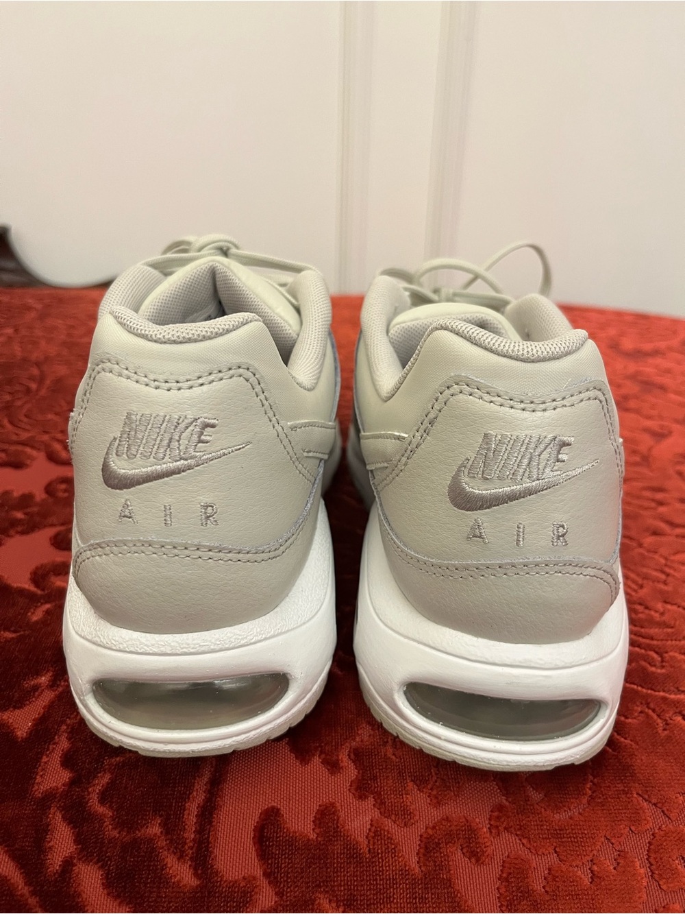 Nike Women's Air Max Command Sneaker in Grey size 10 never worn (no tags or box) - Picture 3 of 5